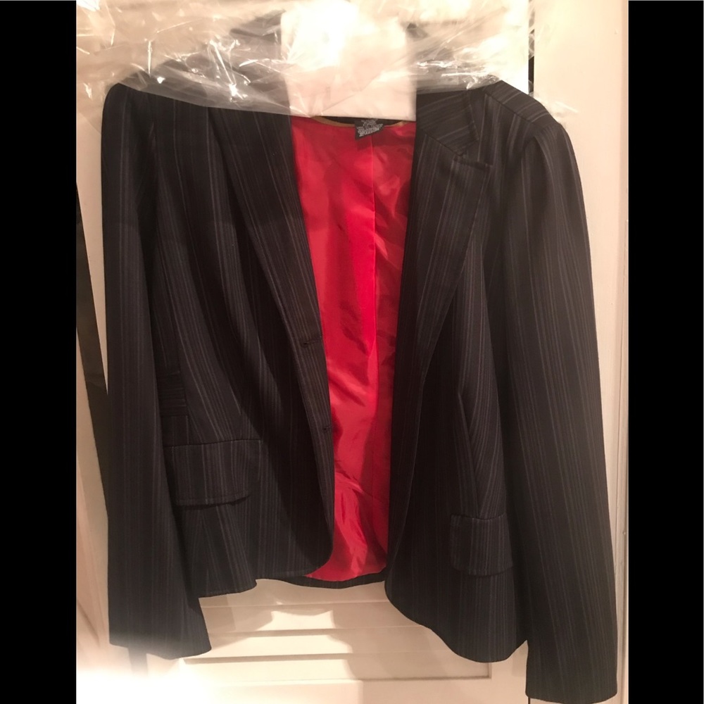 Ladies pant suit